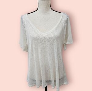 Maurices white lace  V neckline Short Sleeve  top
